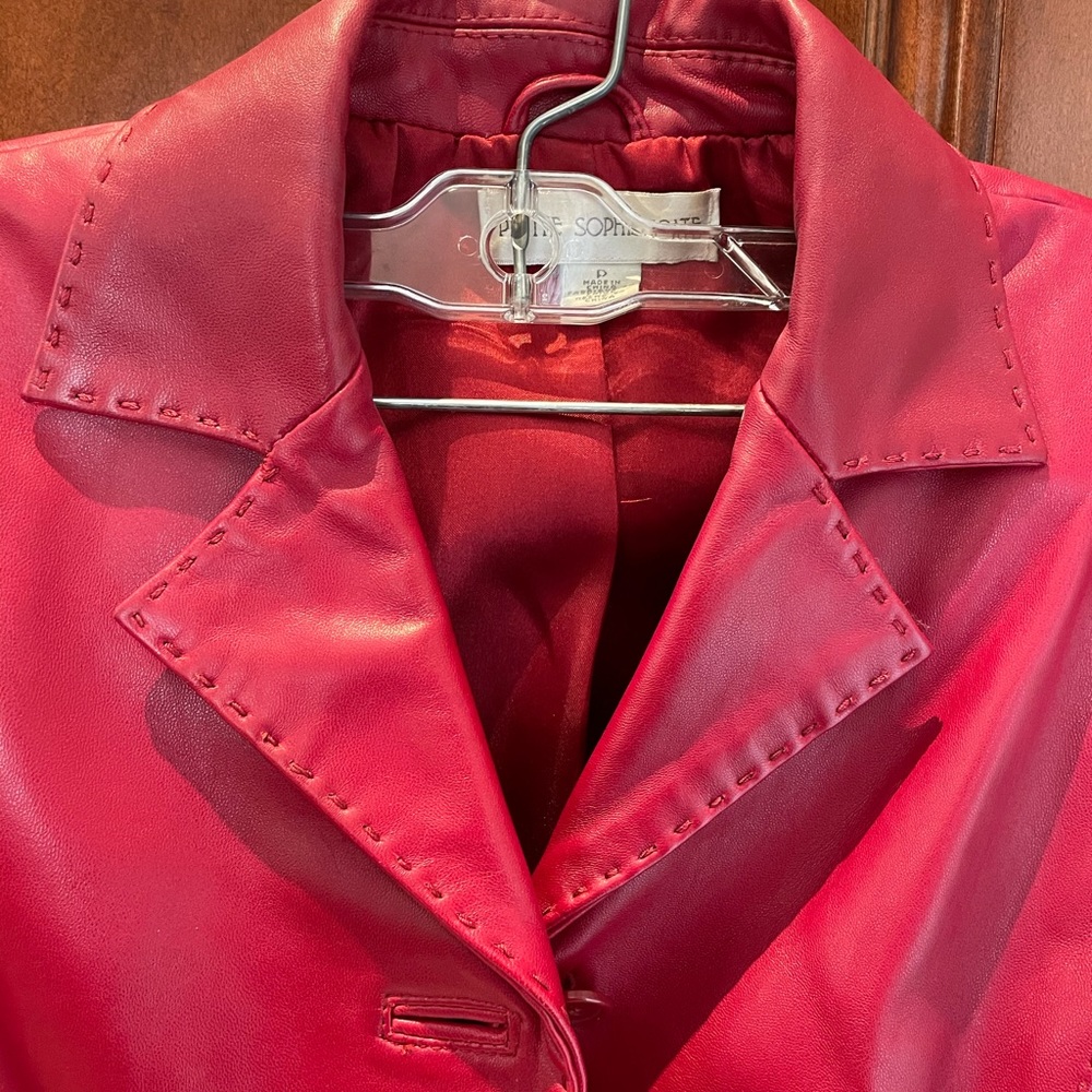 Subtle red leather jacket - Picture 2 of 9